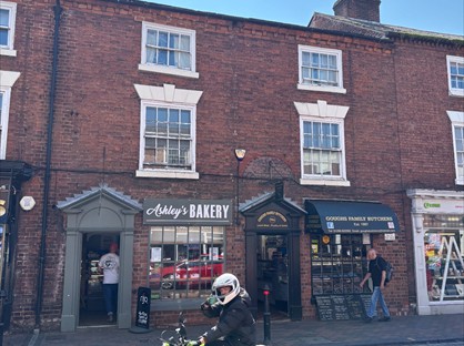 1 Bed Flat, High Street, DY13