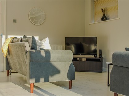 4 Bed Semi-Detached House, Lankton Close, BR3