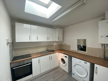 2 Bed Flat, Lawnswood Road, DY8