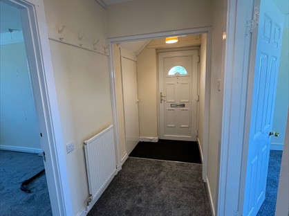 2 Bed Flat, Maes Y Glyn, SA19