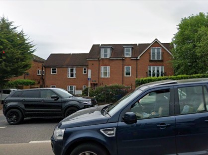 2 Bed Flat, Rowan Court, GU19