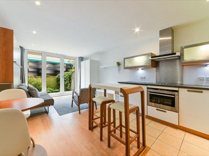 Studio Flat, Axis Court, SE16