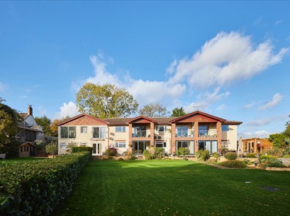 2 Bed Penthouse, Fairways Court, LE10