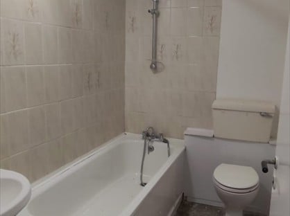 3 Bed Terraced House, Cambusdoon Place, KA13