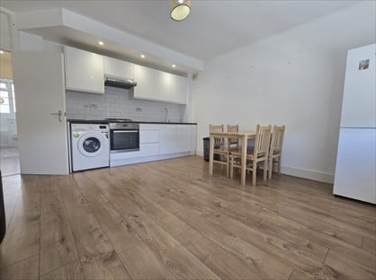 2 Bed Flat, Beaumont Court, E5
