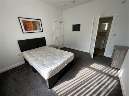 Room in a Shared House, North Road, WA10