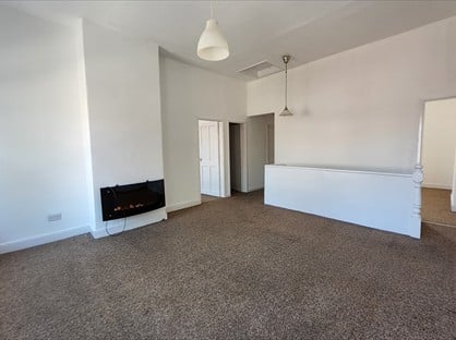 2 Bed Flat, Heath Street, WA3