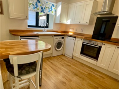 2 Bed Detached House, Sawyers Hill, SN16