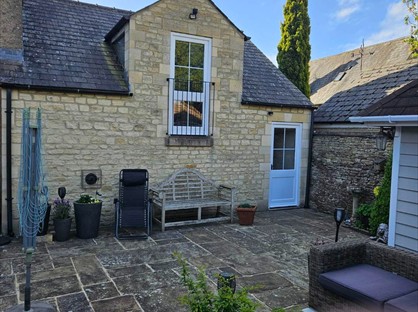1 Bed Flat, Cheltenham Road, GL7