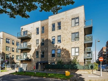 1 Bed Flat, Oxhey Drive, WD19