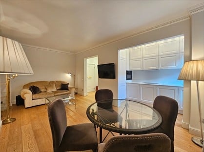 2 Bed Flat, Upper Grosvenor Street, W1K