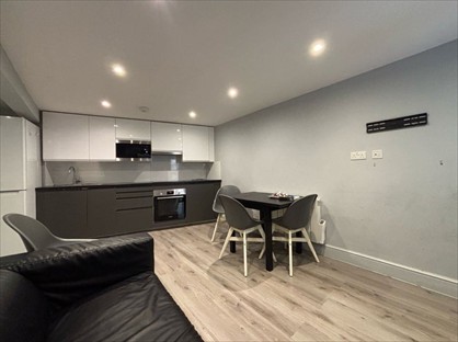 3 Bed Flat, Manor Park Road, NW10