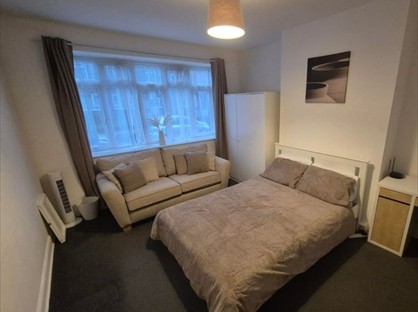 Room in a Shared Flat, Leeland Way, NW10