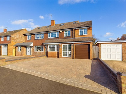 4 Bed Semi-Detached House, Farm Way, WD23
