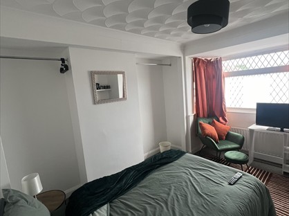 Studio Flat, Brent Lane, DA1
