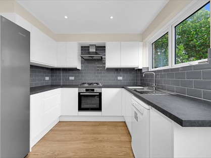 3 Bed Terraced House, Deena Close, W3