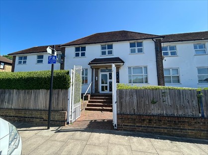 2 Bed Flat, Churchdown, BR1
