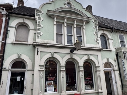 1 Bed Flat, Market Hill, IP22