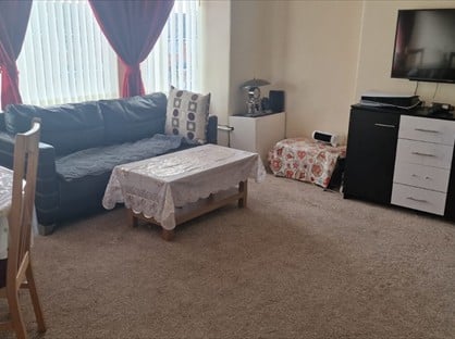 2 Bed Flat, Cheetham Hill Road, M8