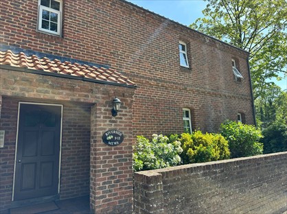 1 Bed Flat, Riverside Mews, YO51