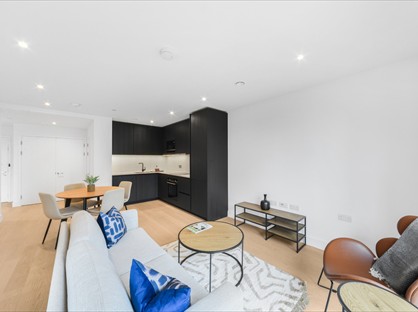 1 Bed Flat, Hawksbury Heights, SE17