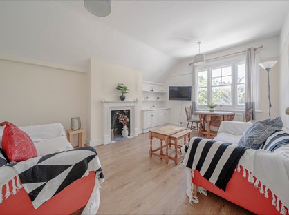 2 Bed Flat, Kings Avenue, SW4