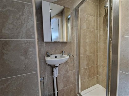Room in a Shared House, Water Street, ST5
