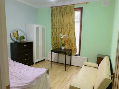 Room in a Shared Flat, Grange Road, IG1