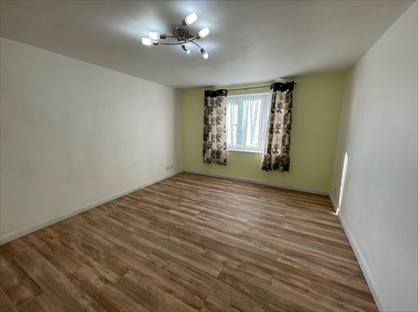 2 Bed Flat, Clowser Close, SM1