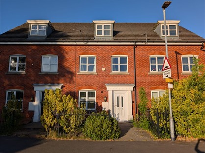 3 Bed Terraced House, Falshaw Way, M18