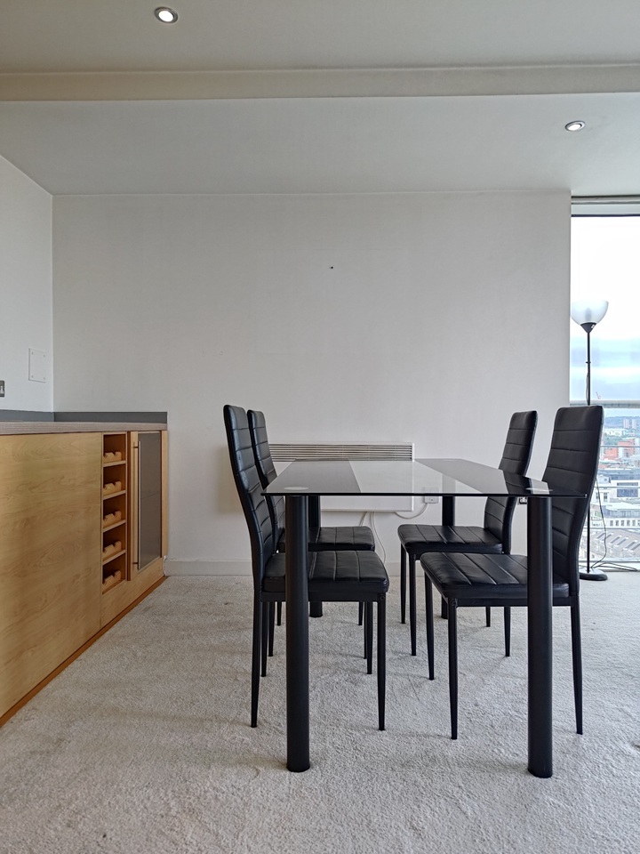 2 Bed Flat, Albion Street, LS2 photo 4