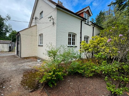 2 Bed Detached House, London Road, SL5