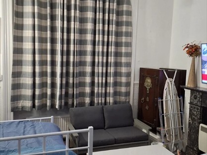 Studio Flat, Bond Str, WF17