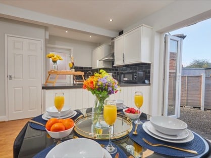 3 Bed Semi-Detached House, Leeds, LS12