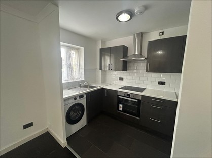 2 Bed Flat, Bellingham Court, IG11