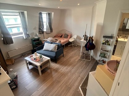 1 bed flat/apartment for rent in Studio Flat, West Street, BN1