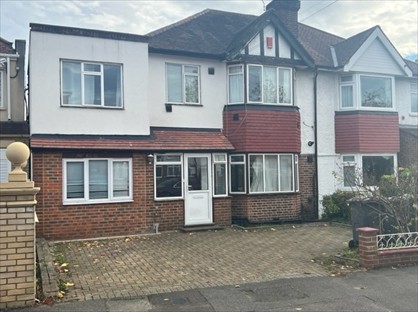 6 Bed Semi-Detached House, Lulworth Avenue, TW5