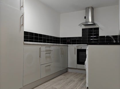 1 Bed Flat, Bond St, WF13