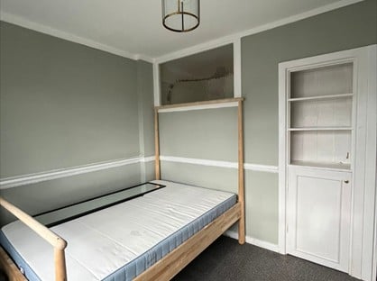 Studio Flat, Russell Court, WC1H