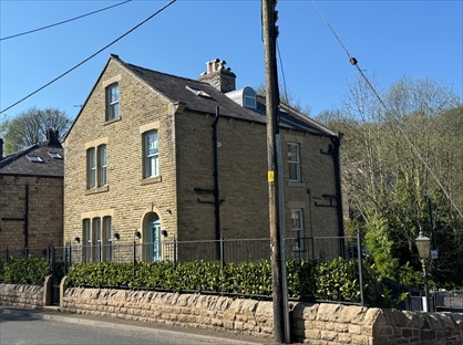 Bedsit, Dobcross New Road, OL3