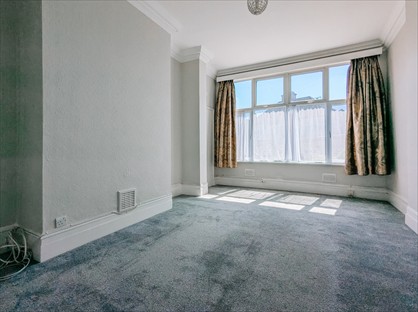 1 Bed Flat, Arthur Road, SW19