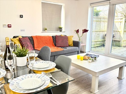 2 Bed Flat, Pinnocks Way, OX2