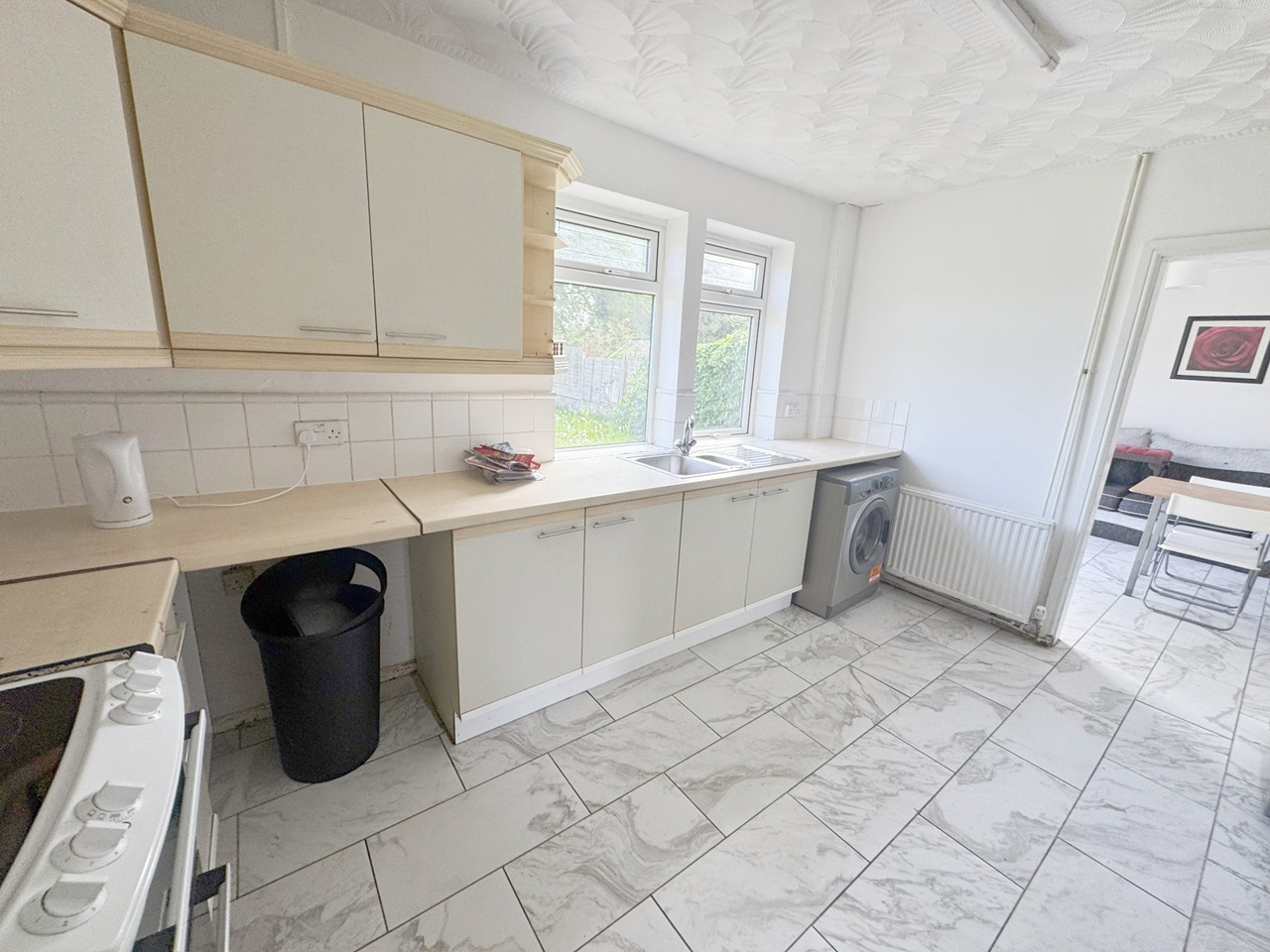 6 Bed Semi-Detached House, Conygre Grove, BS34, N1 7GU