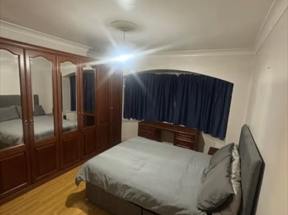 Room in a Shared House, Capel Gardens, IG3