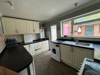 4 Bed Bungalow, Denbigh Close, UB1