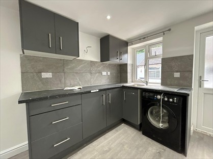 Studio Flat, Denbigh Close, UB1