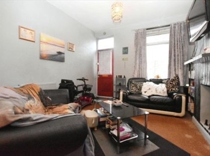 2 Bed Terraced House, Cadogan Street, HU3