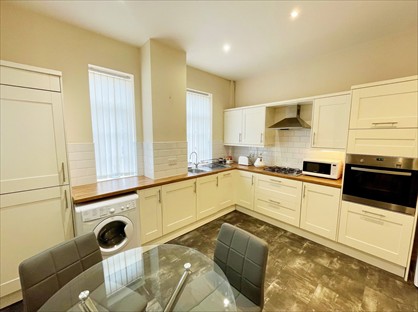 2 Bed Flat, Lord Street, PR8