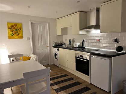 1 Bed Flat, Faggs Road, TW14