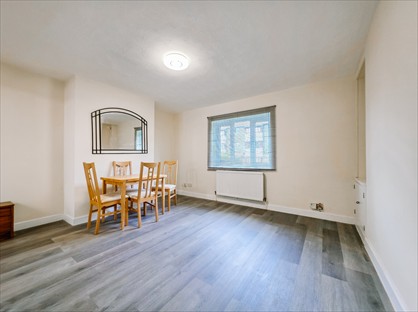 2 Bed Flat, Teviot Avenue, RM15